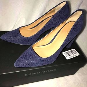 Banana Republic Madison 12-hour block heel pump wms sz 5